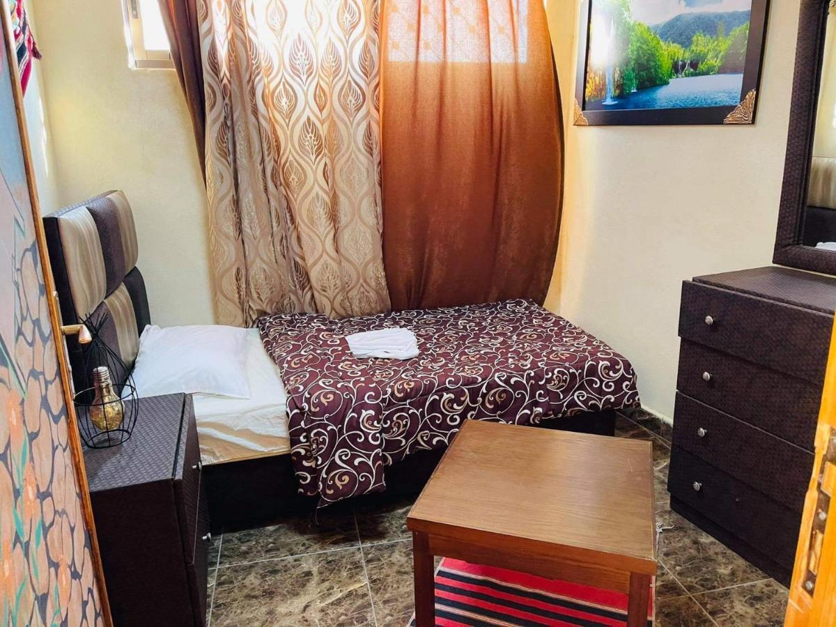 Dana Gate Lodge Room photo